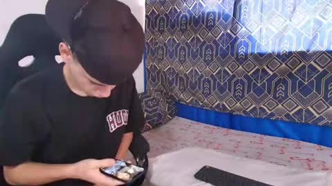 lyon_wiliamss online show from January 12, 1:05 pm