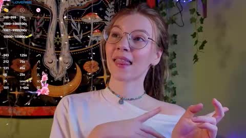 Lyra online show from November 18, 12:05 am