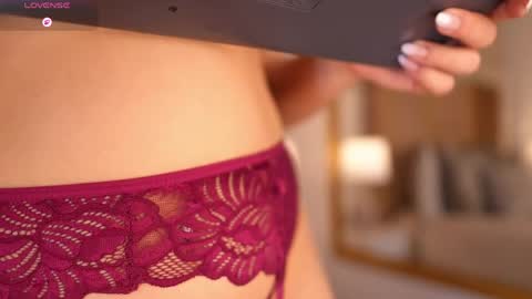 Snapshot of lyrabellini chatting on March 29, 11:10 am online show from March 29, 11:10 am