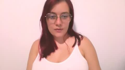 Snapshot of lyracarter chatting on April 21, 11:07 pm Lyra Carter online show from April 21, 11:07 pm
