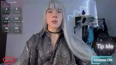 Snapshot of lyric_mirage chatting on November 5, 4:40 pm Lyric online show from November 5, 4:40 pm