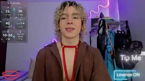 Snapshot of lyric_mirage chatting on November 19, 8:53 pm Lyric online show from November 19, 8:53 pm