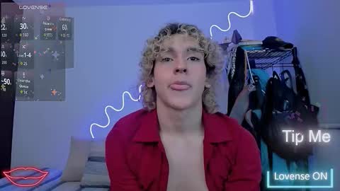 Snapshot of lyric_mirage chatting on November 27, 2:35 am Lyric online show from November 27, 2:35 am