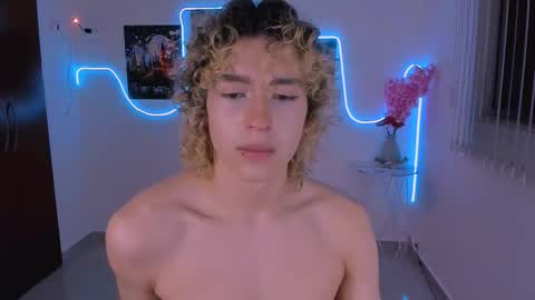 Snapshot of lyric_mirage chatting on January 8, 1:52 am Lyric online show from January 8, 1:52 am