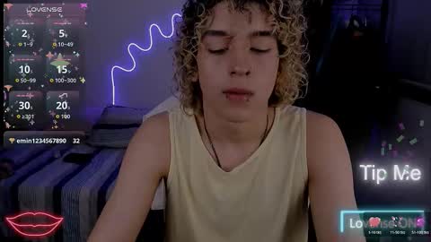 Snapshot of lyric_mirage chatting on February 7, 2:59 am Lyric online show from February 7, 2:59 am