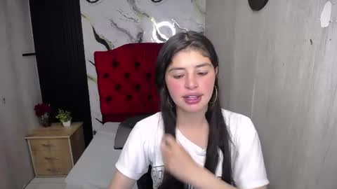 Snapshot of lyssa_blue chatting on June 24, 12:37 pm L Y S S A online show from June 24, 12:37 pm