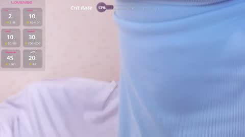 lyssan_xo online show from March 22, 5:27 pm