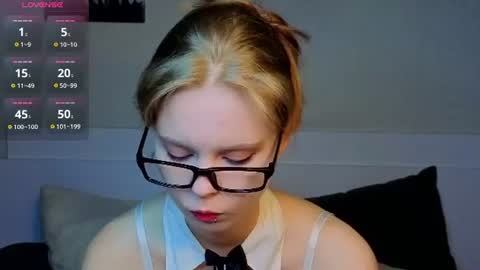 Snapshot of lyucy chatting on August 4, 9:06 pm Julie online show from August 4, 9:06 pm