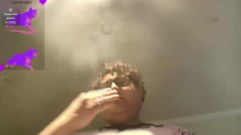 Snapshot of lyxx_2 chatting on June 5, 12:06 am lyxx_2 online show from June 5, 12:06 am