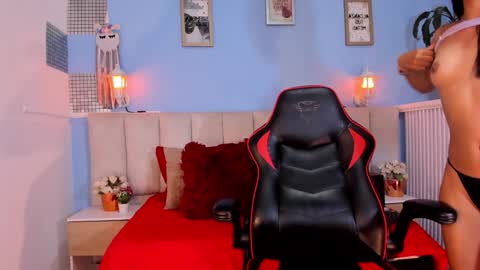 Lizzy smith  online show from December 3, 1:52 am