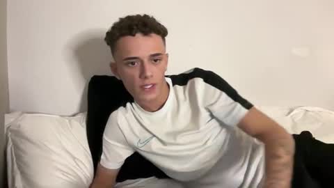 Snapshot of lz_britboy chatting on February 28, 8:54 pm NEW Leo lz britboy online show from February 28, 8:54 pm