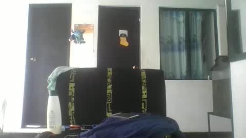 Snapshot of m0ntana777 chatting on October 17, 5:59 pm m0ntana777 online show from October 17, 5:59 pm
