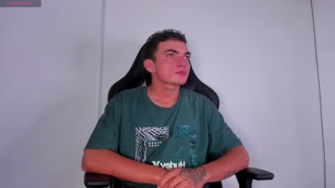 m0ntana777 online show from December 2, 11:59 am