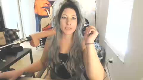 Snapshot of m3taaa chatting on October 10, 7:02 pm M3ta online show from October 10, 7:02 pm