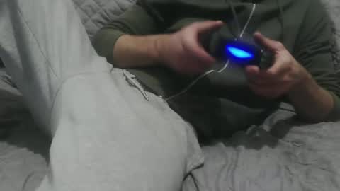 Snapshot of m4dh4tter24 chatting on December 2, 3:03 pm m4dh4tter24 online show from December 2, 3:03 pm