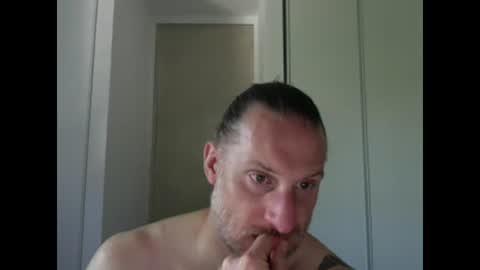Snapshot of m4rduk81 chatting on May 9, 11:59 am m4rduk online show from May 9, 11:59 am