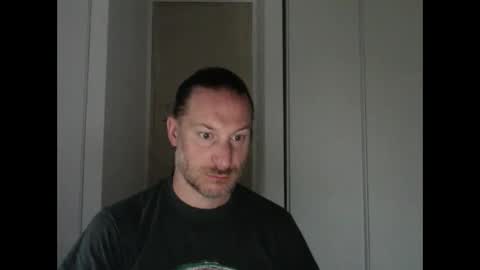 Snapshot of m4rduk81 chatting on May 10, 5:12 am m4rduk online show from May 10, 5:12 am