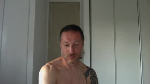 Snapshot of m4rduk81 chatting on August 1, 6:12 am m4rduk online show from August 1, 6:12 am