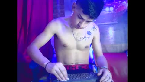 Snapshot of maaster420 chatting on December 4, 2:09 am itgram pezlo josue online show from December 4, 2:09 am