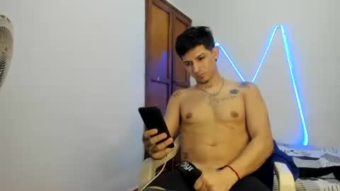 Snapshot of maaster420 chatting on November 11, 2:55 am itgram pezlo josue online show from November 11, 2:55 am