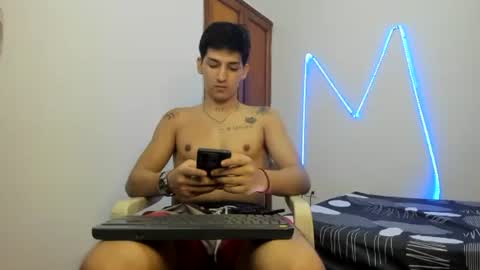 Snapshot of maaster420 chatting on November 16, 1:39 pm itgram pezlo josue online show from November 16, 1:39 pm