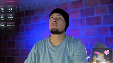 Snapshot of maax_taylor01 chatting on February 24, 12:37 pm online show from February 24, 12:37 pm