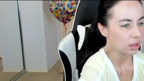 Snapshot of mabuhay_girl chatting on March 31, 12:23 am You let people into your sea and they kill your fish online show from March 31, 12:23 am