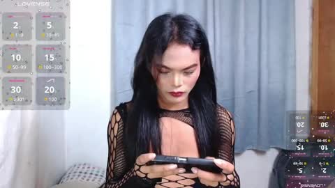 Snapshot of mabuhay_lola chatting on June 12, 4:00 am Divina online show from June 12, 4:00 am