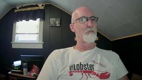 Snapshot of mac8181 chatting on June 7, 11:03 am mac8181 online show from June 7, 11:03 am