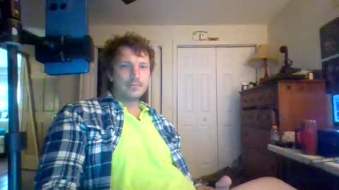 Snapshot of macdaddy9mm chatting on June 23, 11:30 am macdaddy9mm online show from June 23, 11:30 am