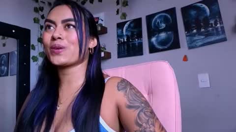 Snapshot of macey_hairy chatting on November 3, 9:27 pm Macey Elliot Modelo Independiente online show from November 3, 9:27 pm