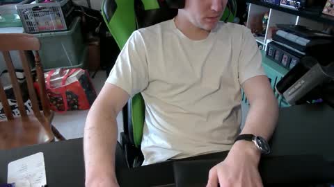 macgargan69 online show from March 21, 5:05 pm