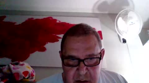 Snapshot of machet1 chatting on April 11, 11:31 pm machet1 online show from April 11, 11:31 pm