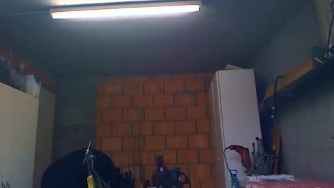 Snapshot of machinegun3dx chatting on February 4, 11:53 pm Andy online show from February 4, 11:53 pm