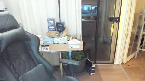 Snapshot of machinegun3dx chatting on February 11, 7:30 pm Andy online show from February 11, 7:30 pm