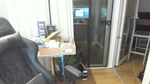 Snapshot of machinegun3dx chatting on February 12, 6:36 pm Andy online show from February 12, 6:36 pm