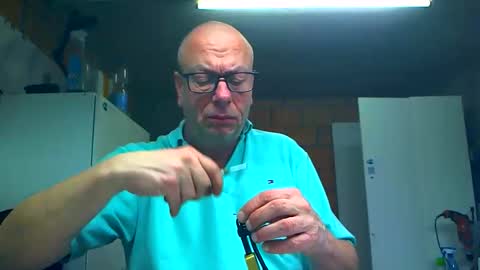 Snapshot of machinegun3dx chatting on February 18, 7:43 pm Andy online show from February 18, 7:43 pm