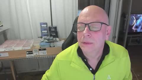 Snapshot of machinegun3dx chatting on February 22, 12:34 am Andy online show from February 22, 12:34 am