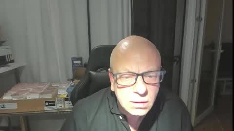 Snapshot of machinegun3dx chatting on February 22, 9:02 pm Andy online show from February 22, 9:02 pm