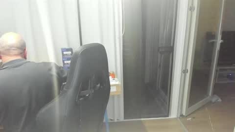 Snapshot of machinegun3dx chatting on March 2, 5:53 pm Andy online show from March 2, 5:53 pm