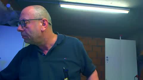 Snapshot of machinegun3dx chatting on March 3, 9:31 pm Andy online show from March 3, 9:31 pm