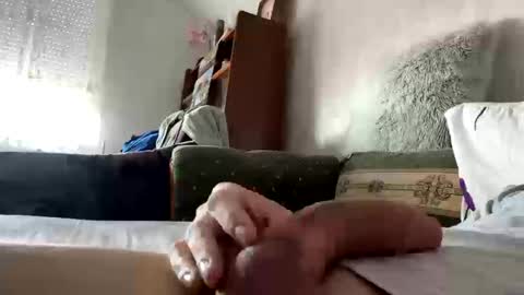 Snapshot of macho9385 chatting on September 23, 8:50 am macho9385 online show from September 23, 8:50 am