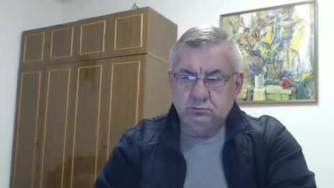 Snapshot of machomale3 chatting on December 28, 5:33 am Macho online show from December 28, 5:33 am