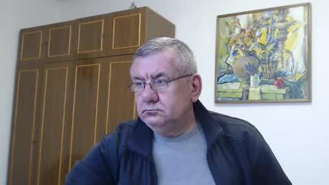 Snapshot of machomale3 chatting on December 28, 8:48 am Macho online show from December 28, 8:48 am