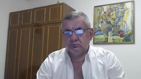Snapshot of machomale3 chatting on December 28, 7:01 pm Macho online show from December 28, 7:01 pm