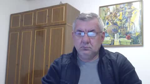 Snapshot of machomale3 chatting on December 31, 6:16 am Macho online show from December 31, 6:16 am