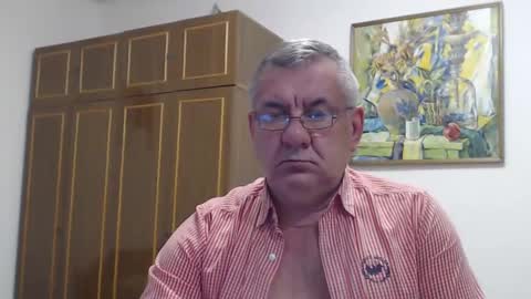 Snapshot of machomale3 chatting on January 3, 8:32 pm Macho online show from January 3, 8:32 pm