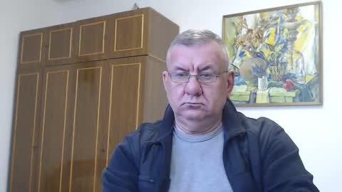 Snapshot of machomale3 chatting on January 8, 12:05 pm Macho online show from January 8, 12:05 pm