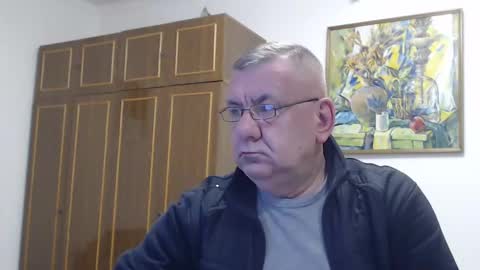 Snapshot of machomale3 chatting on January 9, 6:38 am Macho online show from January 9, 6:38 am