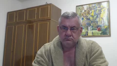 Snapshot of machomale3 chatting on February 28, 9:12 pm Macho online show from February 28, 9:12 pm